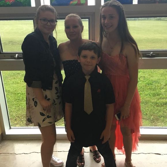 Meet your Posher, Tonya - Picture 1 of 1